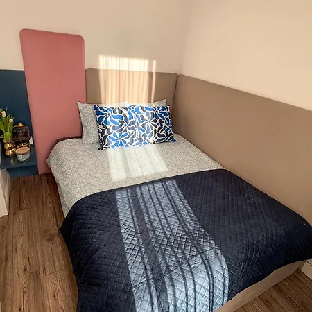 Royal Blue Place Cracow Апартаменты *